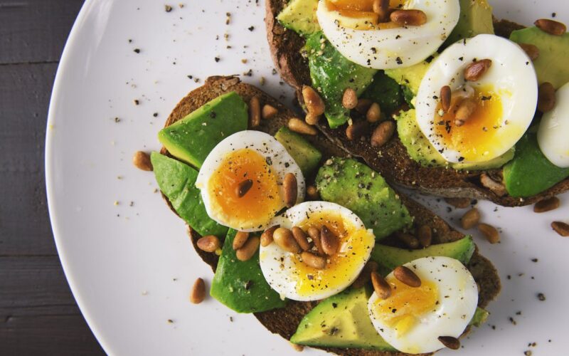 Crafting a Gut-Healthy Breakfast: Foods to Start Your Day Right