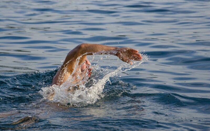 The Impact of Regular Swimming on Ulcerative Colitis Symptoms